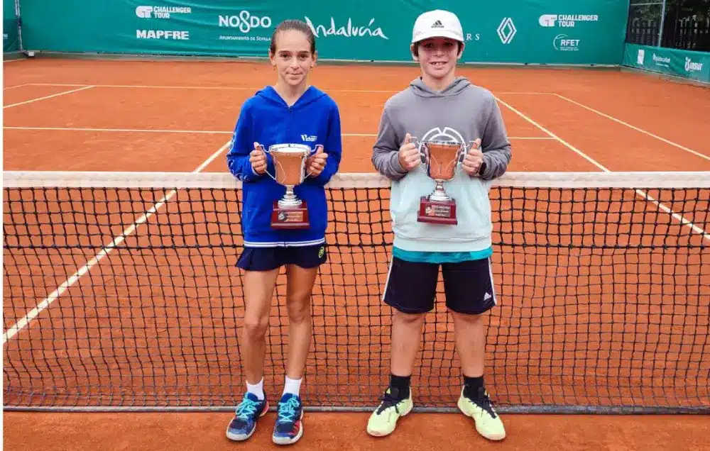 Irene Torres y Pablo Palma, del Club Tenis Oromana, campeona y campeón, de la Copa Pérez Tinao