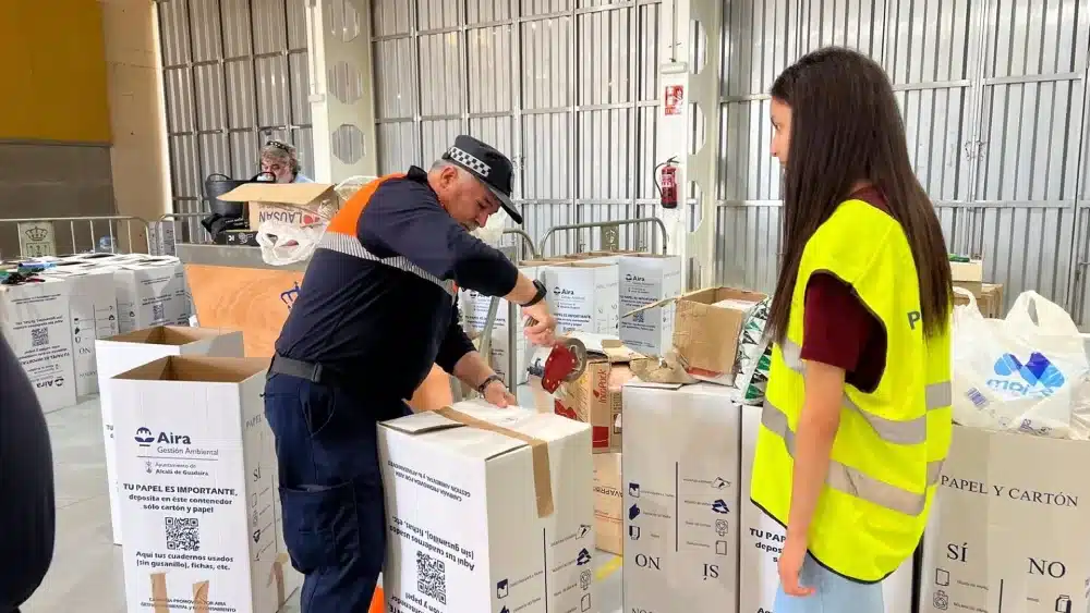 Alcalá de Guadaíra recoge "cientos de kilos de donaciones" para los afectados por la DANA en Valencia. - AYUNTAMIENTO DE ALCALÁ