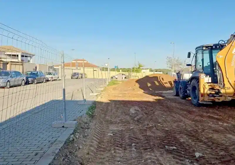 Zona de juegos infantiles en la urbanización La Pirotecnia. - AYUNTAMIENTO DE ALCALÁ DE GUADAÍRA