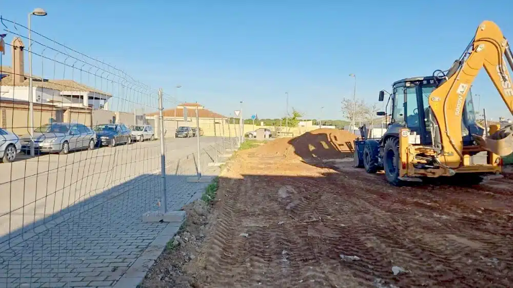 Zona de juegos infantiles en la urbanización La Pirotecnia. - AYUNTAMIENTO DE ALCALÁ DE GUADAÍRA